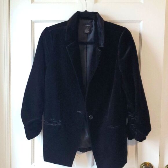 VINTAGE BLACK VELVET JACKET SHIRRED SLEEVES SIZE LARGE COCKTAIL HOLIDAY - Picture 1 of 8